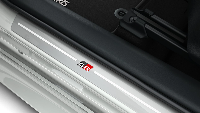 Toyota-accessoires-comfort-en-bescherming-dorpelinstaplijsten